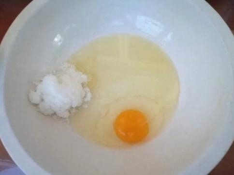 鸡蛋水加糖的功效和作用（鸡蛋水能败火吗？） 第1张