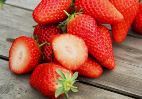 草莓的功效、作用和营养价值（草莓是热性的还是凉性的） 第2张